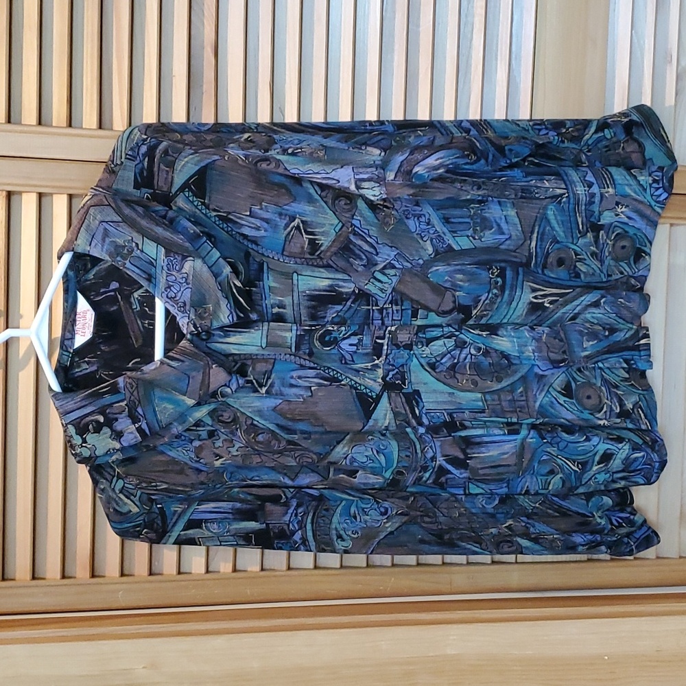 Dramatic geometric crinkle blouse